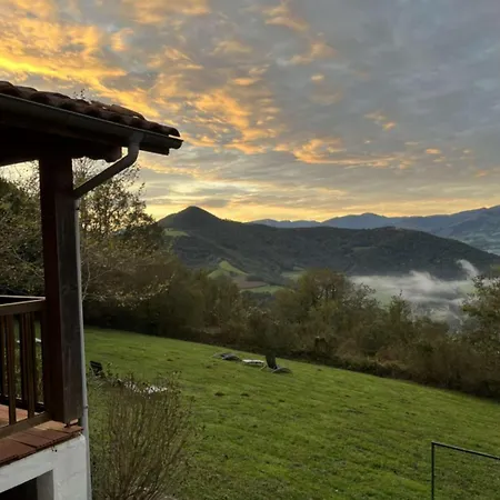 Gite Xuritenborda Vue Exceptionnelle Sur Les Montagnes Basque Osses Exterior photo