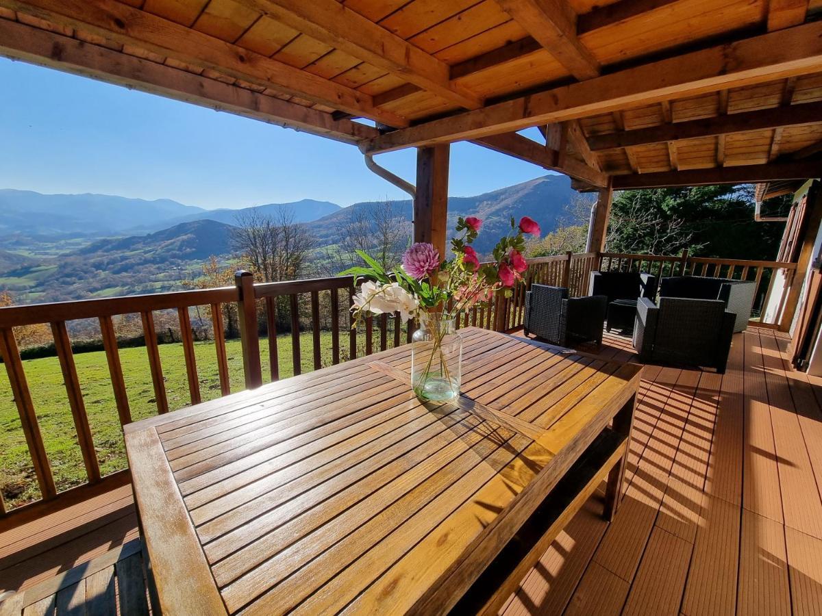 Maison De Vue Exceptionnelle Sur Les Montagnes Basque Hébergement de vacances Ossès